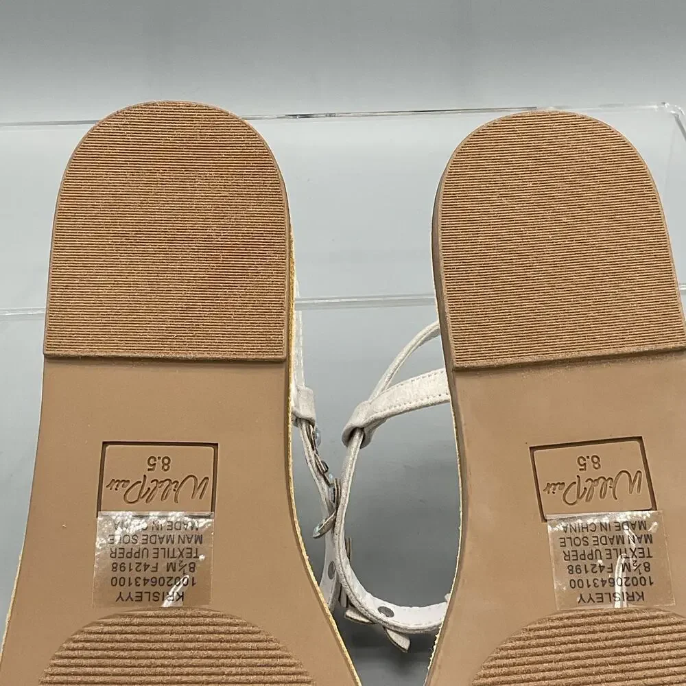 NEW Wild Pair Women’s Krisleyy Thong Sandals White Size 8.5M